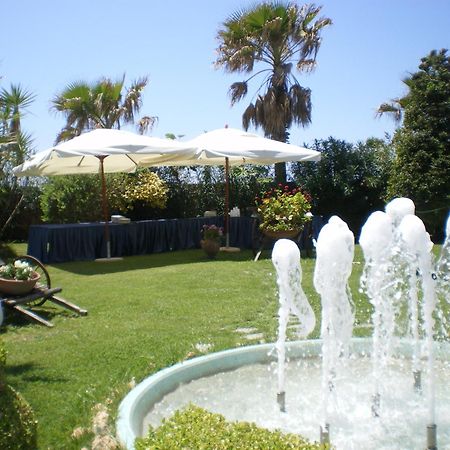Hotel Club Sabbiadoro Battipaglia Esterno foto