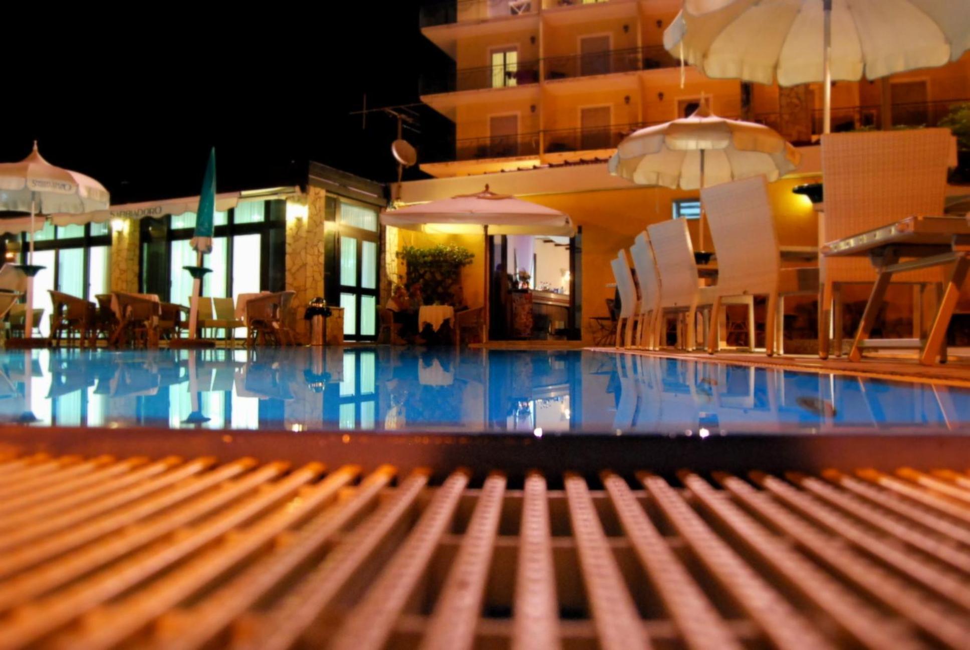 Hotel Club Sabbiadoro Battipaglia Esterno foto