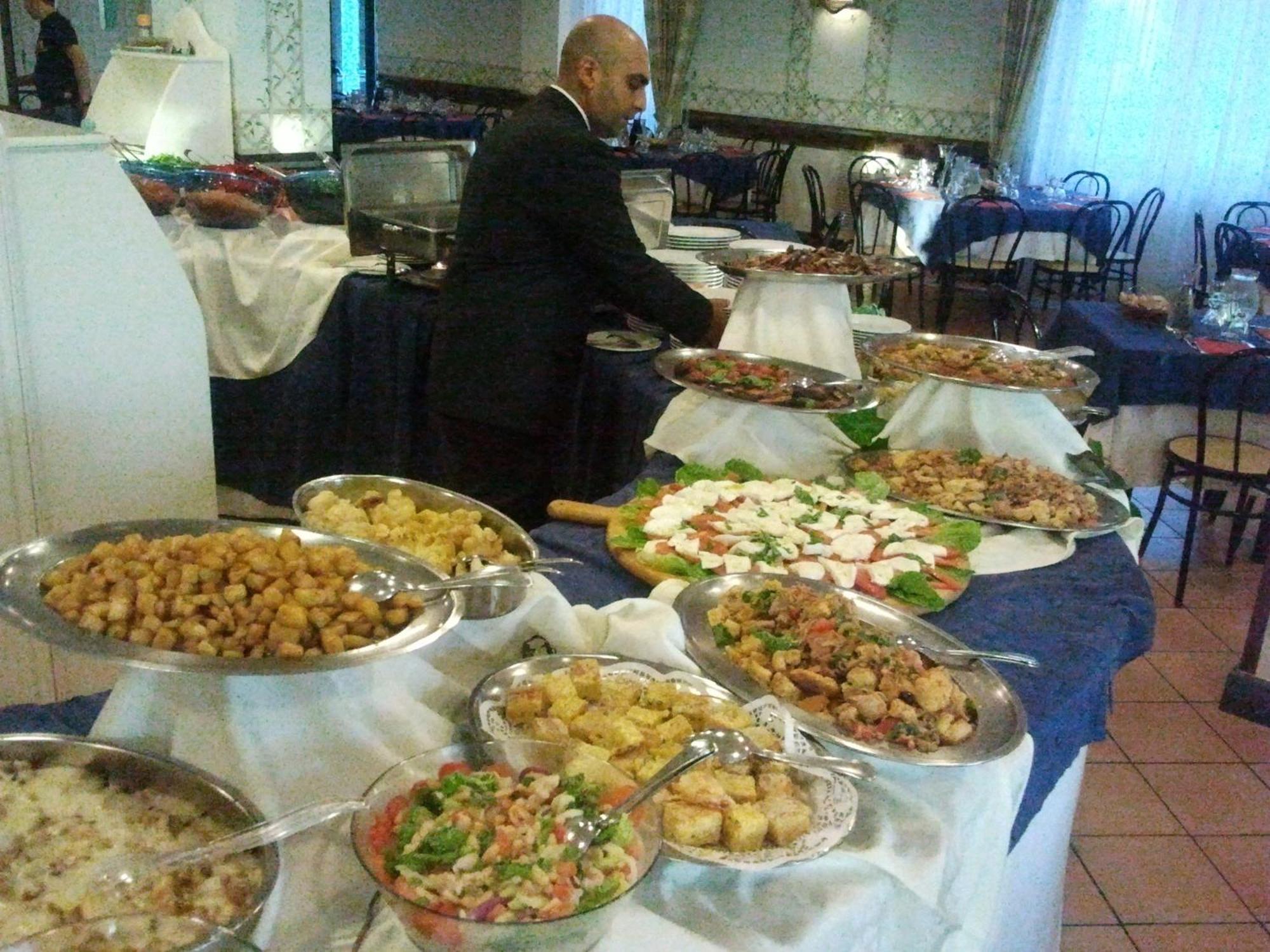 Hotel Club Sabbiadoro Battipaglia Esterno foto