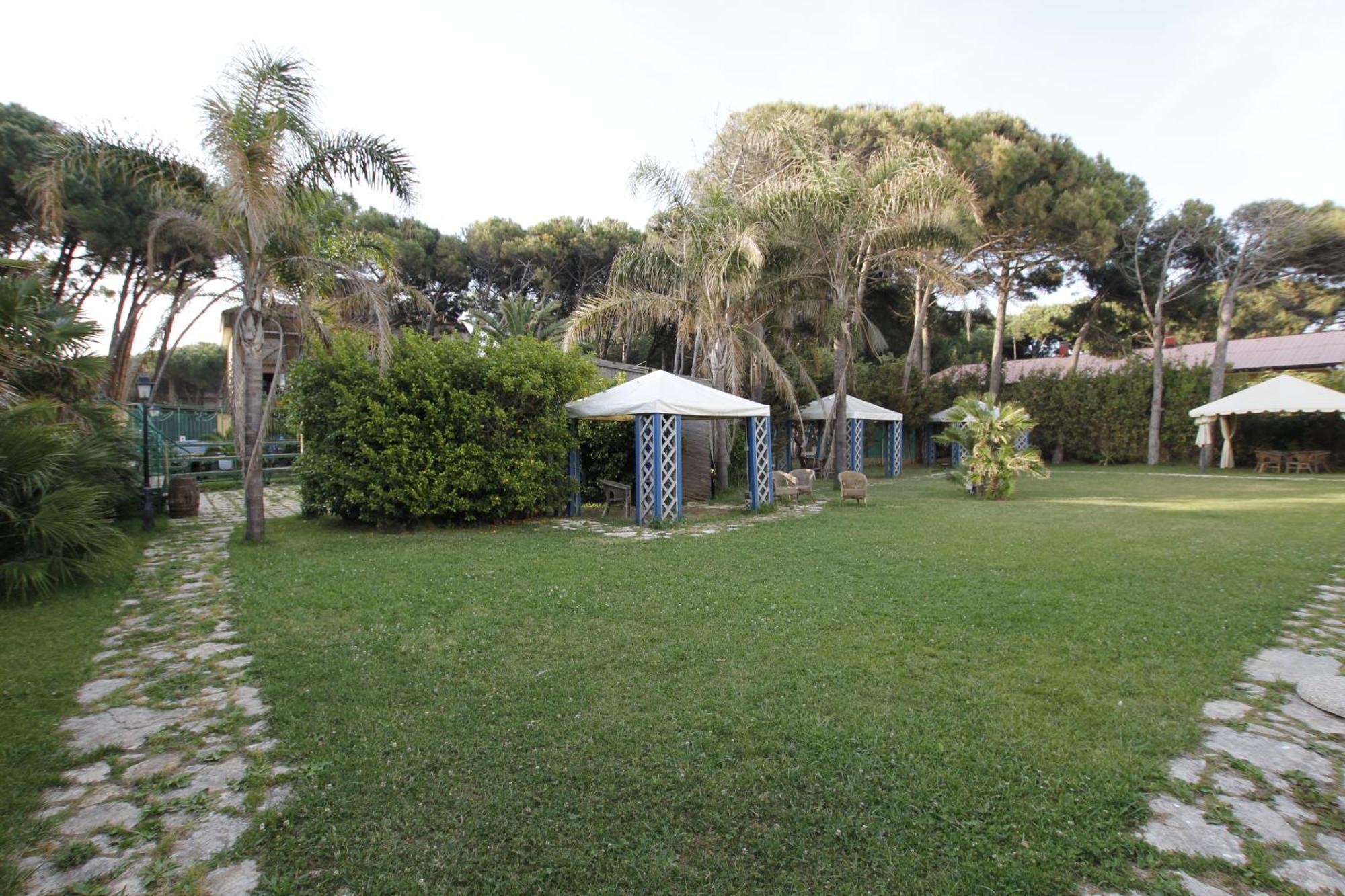Hotel Club Sabbiadoro Battipaglia Esterno foto