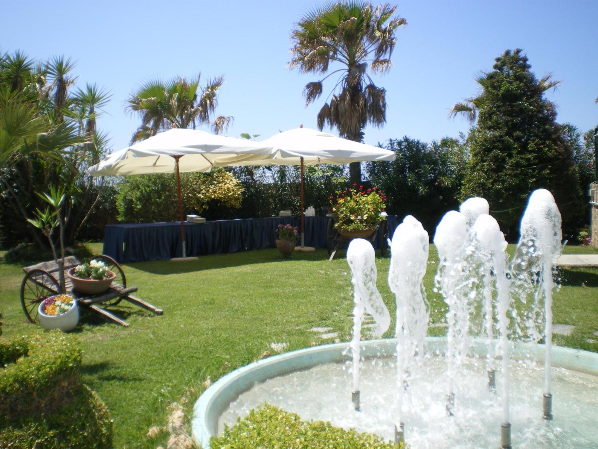 Hotel Club Sabbiadoro Battipaglia Esterno foto