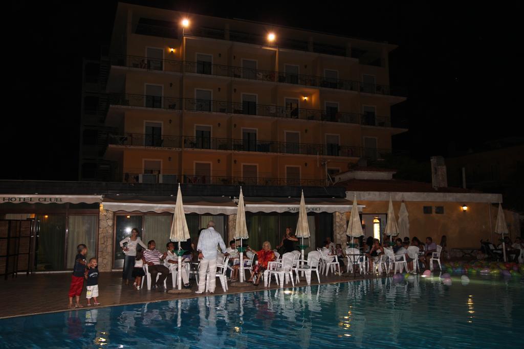Hotel Club Sabbiadoro Battipaglia Esterno foto