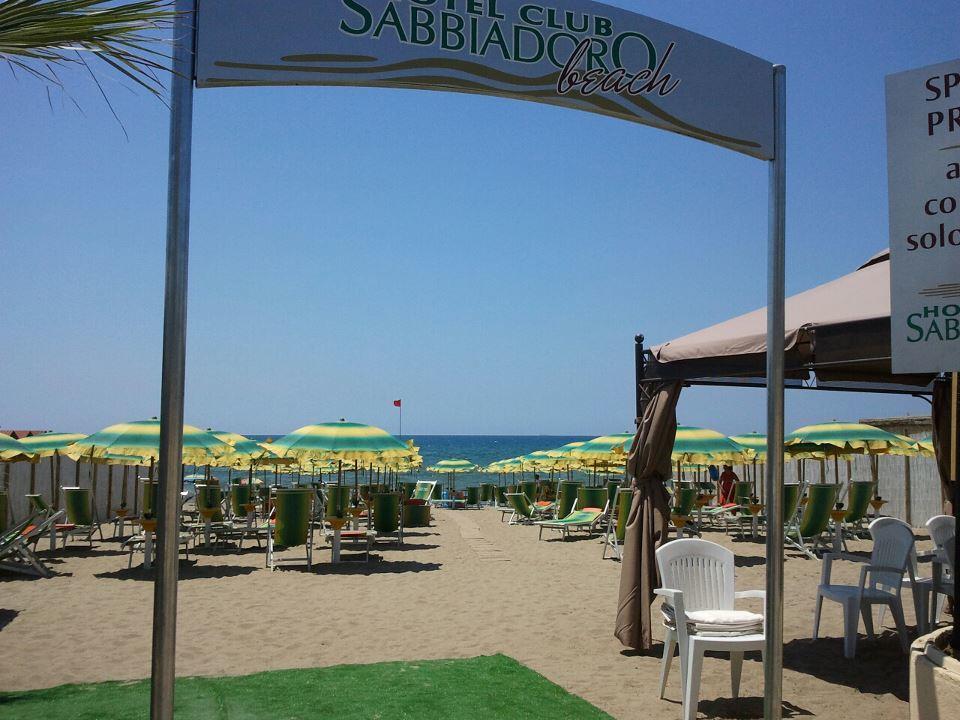 Hotel Club Sabbiadoro Battipaglia Esterno foto