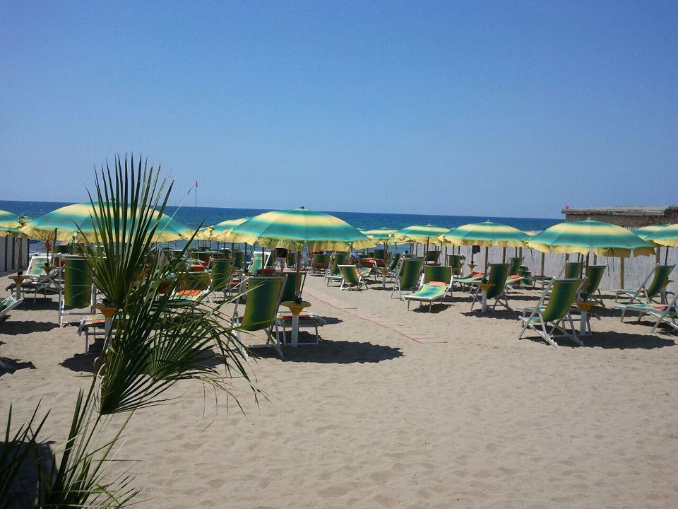 Hotel Club Sabbiadoro Battipaglia Esterno foto